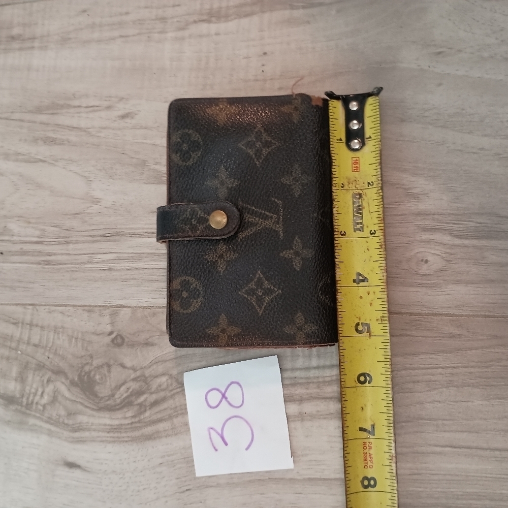 Louis Vuitton Monogram Kisslock Wallet - Picture 14 of 15